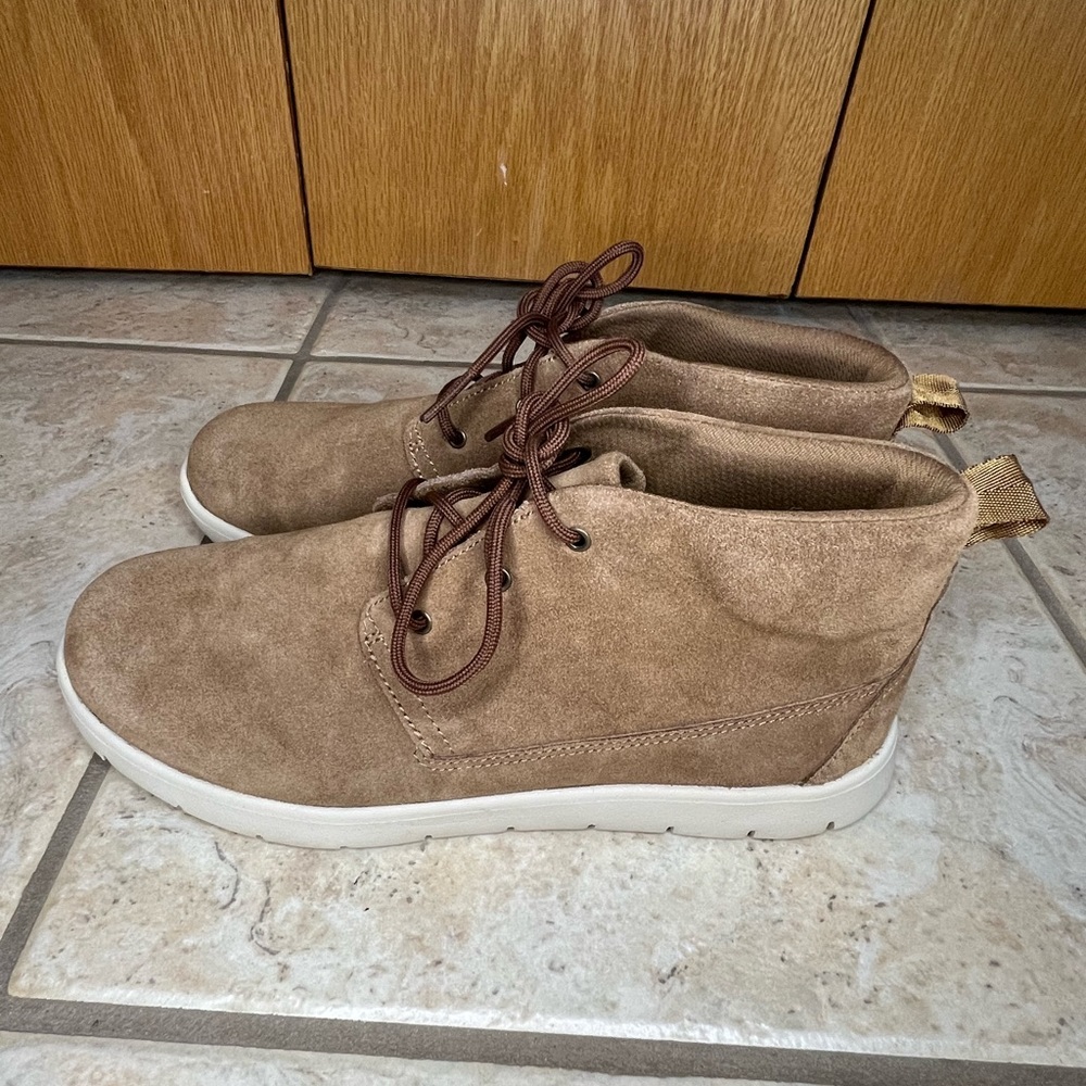 UGG Kids Canoe Waterproof Boots - Picture 3 of 10